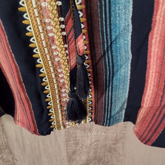 💎 Savanna Jane Women's Top Flowy Embroidered Floral Striped - Picture 13 of 14